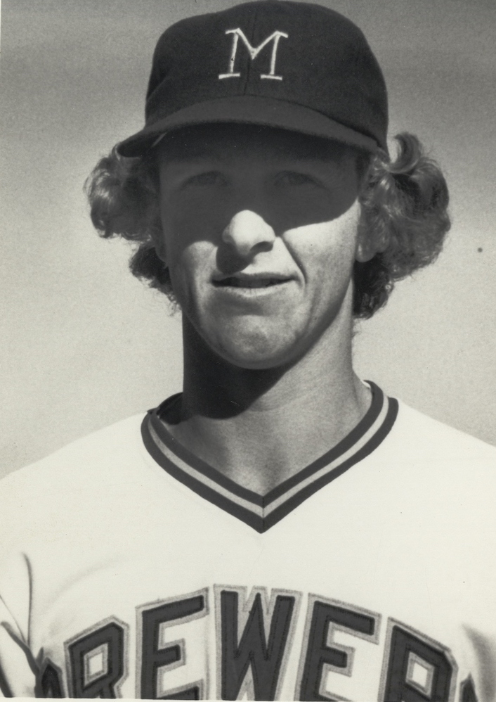 Photograph of Robin Yount early on in his storied twenty-year career with the Milwaukee Brewers. 