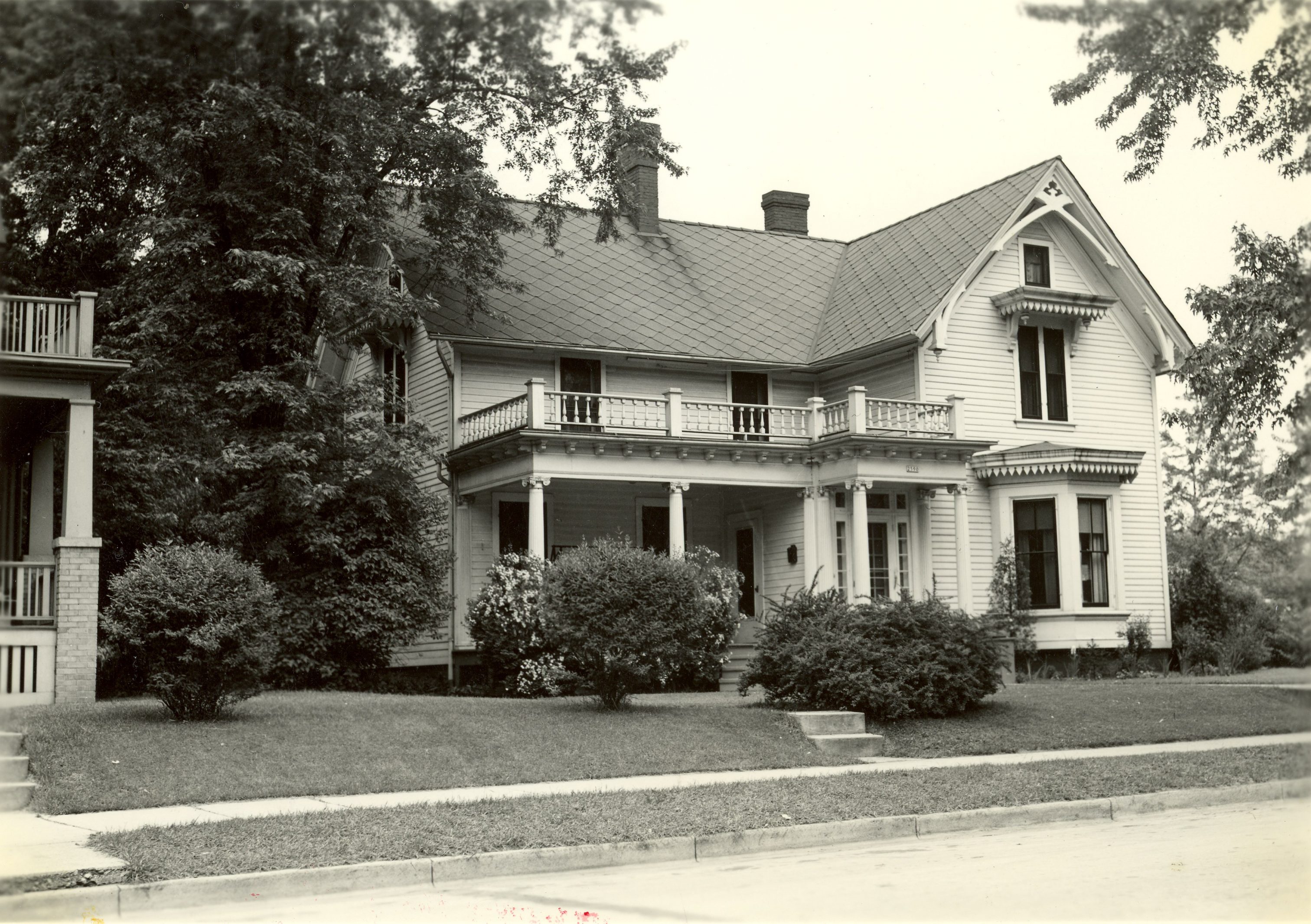 Photograph of the Beulah Brinton House in Bay View. Today, the building is home to the Bay View Historical Society. 